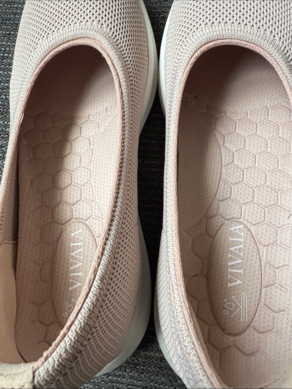 Like New Vivaia Walker Pro Hybrid Ballet Flats - Size 5.5-6 (36) - Picture 3 of 6